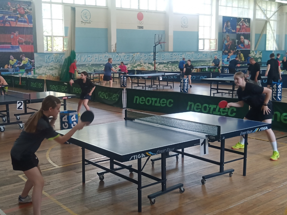 В Деденеве именным турниром поздравили с юбилеем ветерана настольного тенниса