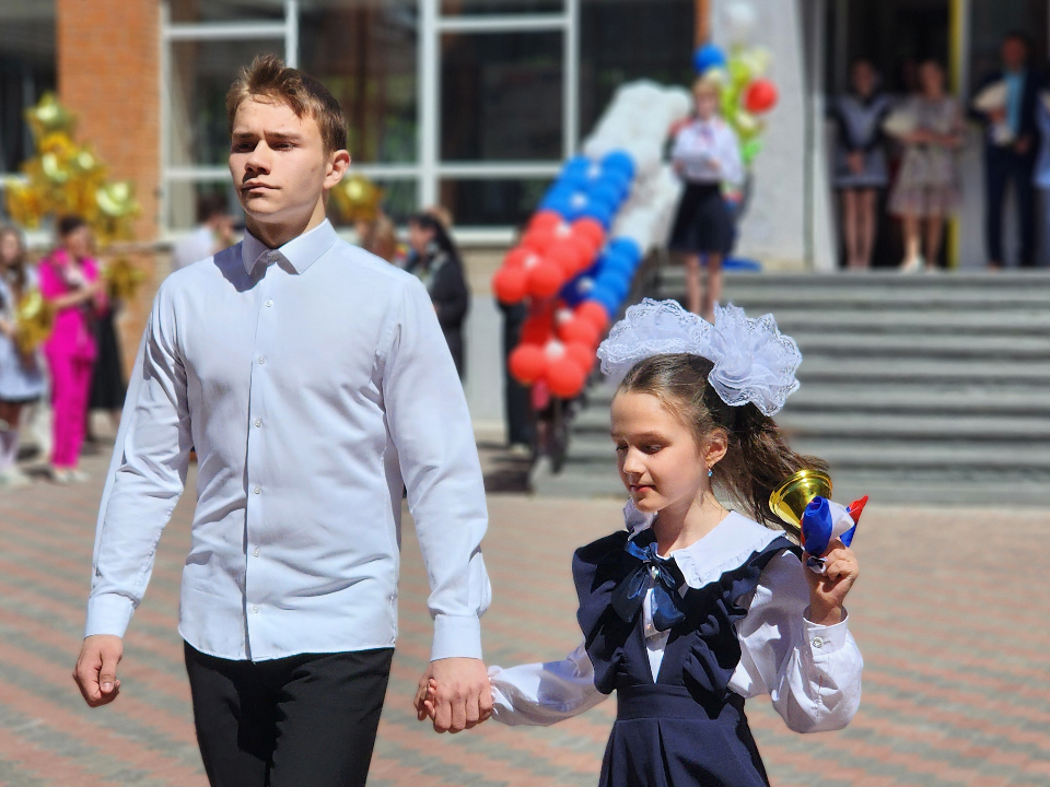 Последний звонок позвенел для выпускников Протвина