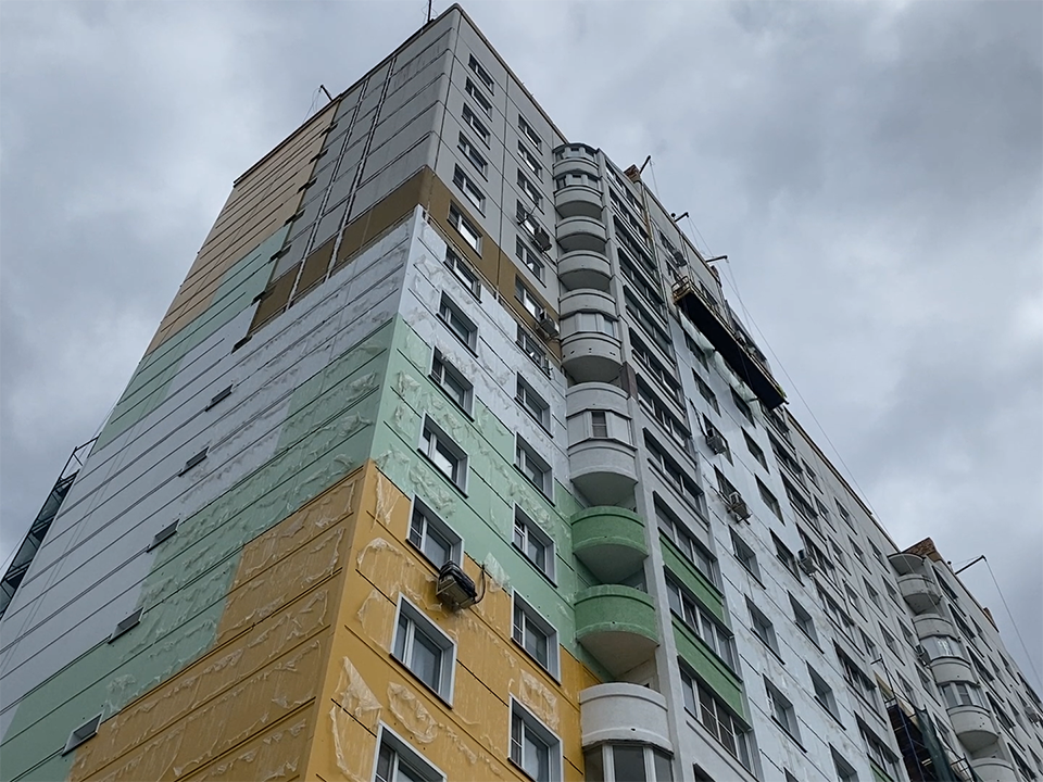 Во Власихе отремонтируют и утеплят фасад многоэтажки на Заозерной