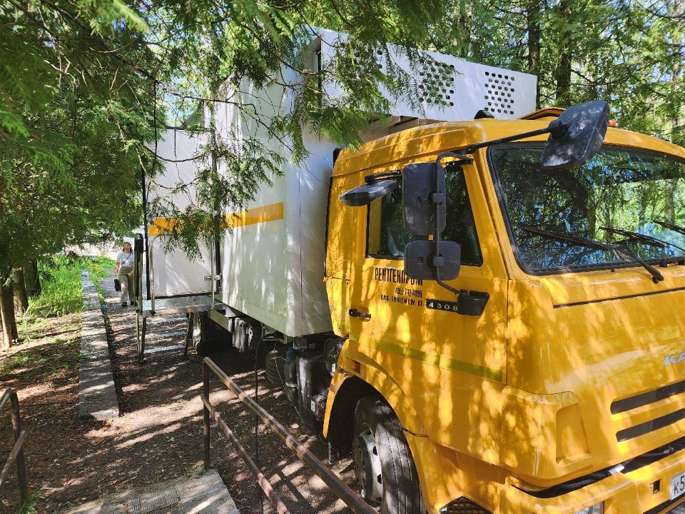 В селах Сергиева Посада начал работу супермобиль с рентгеном легких и груди
