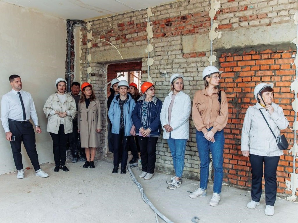 Власти Орехово-Зуева проконтролировали ход капитального ремонта Авсюнинской школы