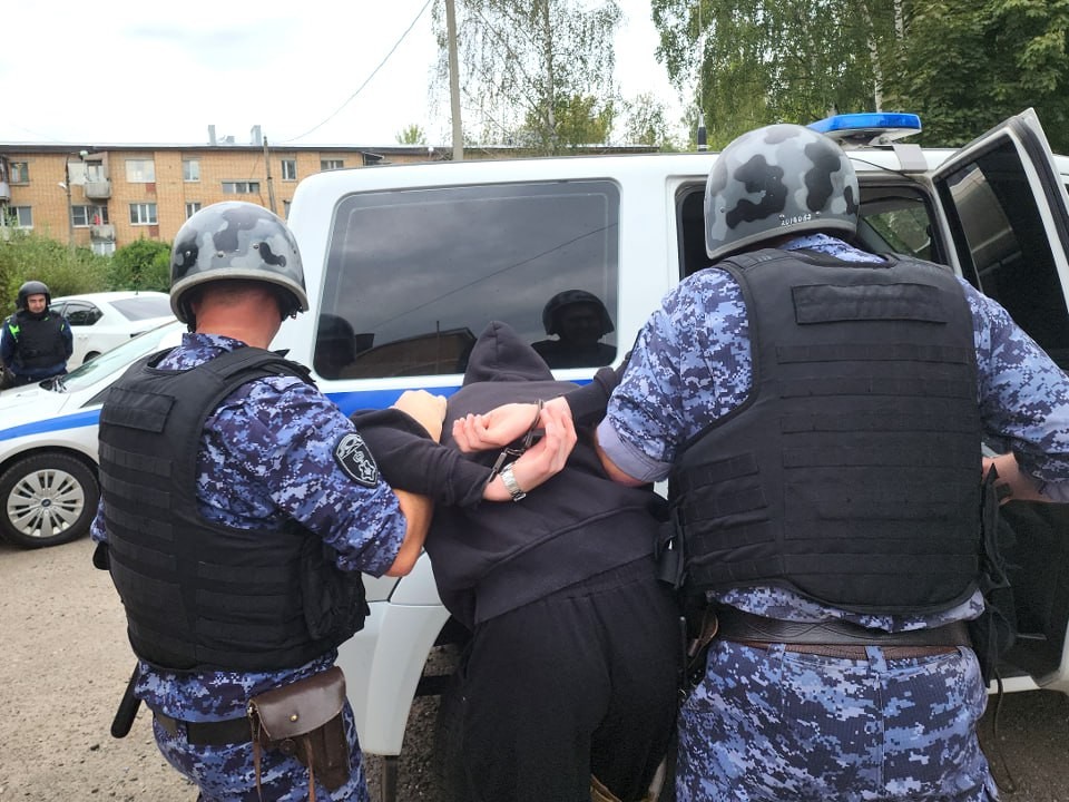 Полицейские задержали с поличным мигранта-наркодилера в Домодедове
