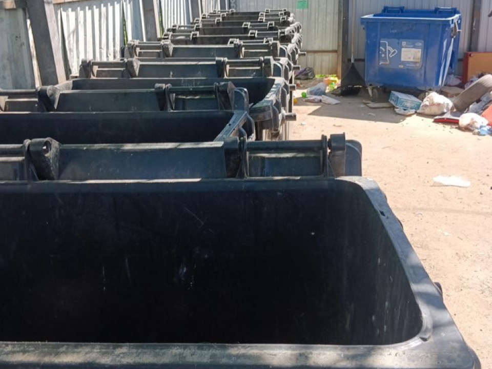 Чеховцам предложили сообщать о переполненных мусорках в чат-бот Минчистоты