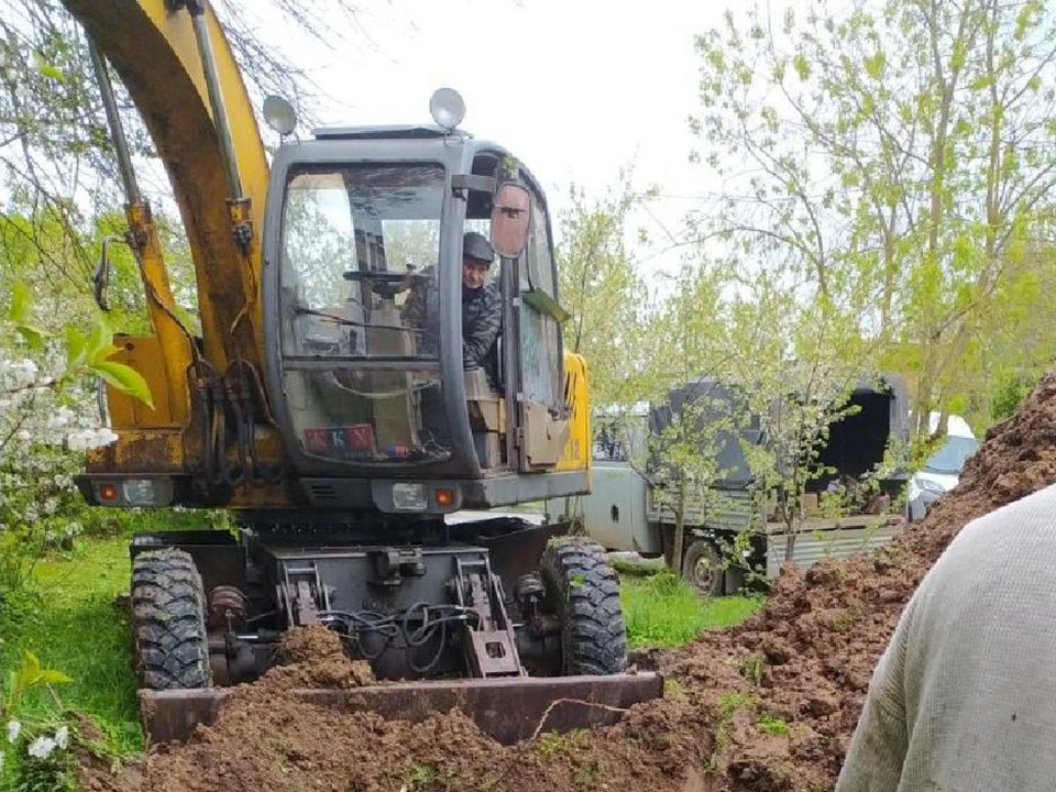 На Северном шоссе убрали «водоем», который появился из-за дырявой трубы