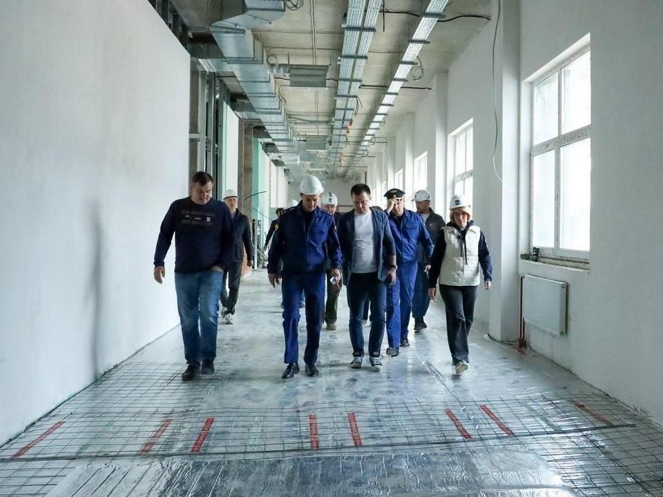 Родителям учеников показали строительство нового корпуса гимназии № 17 в Мытищах