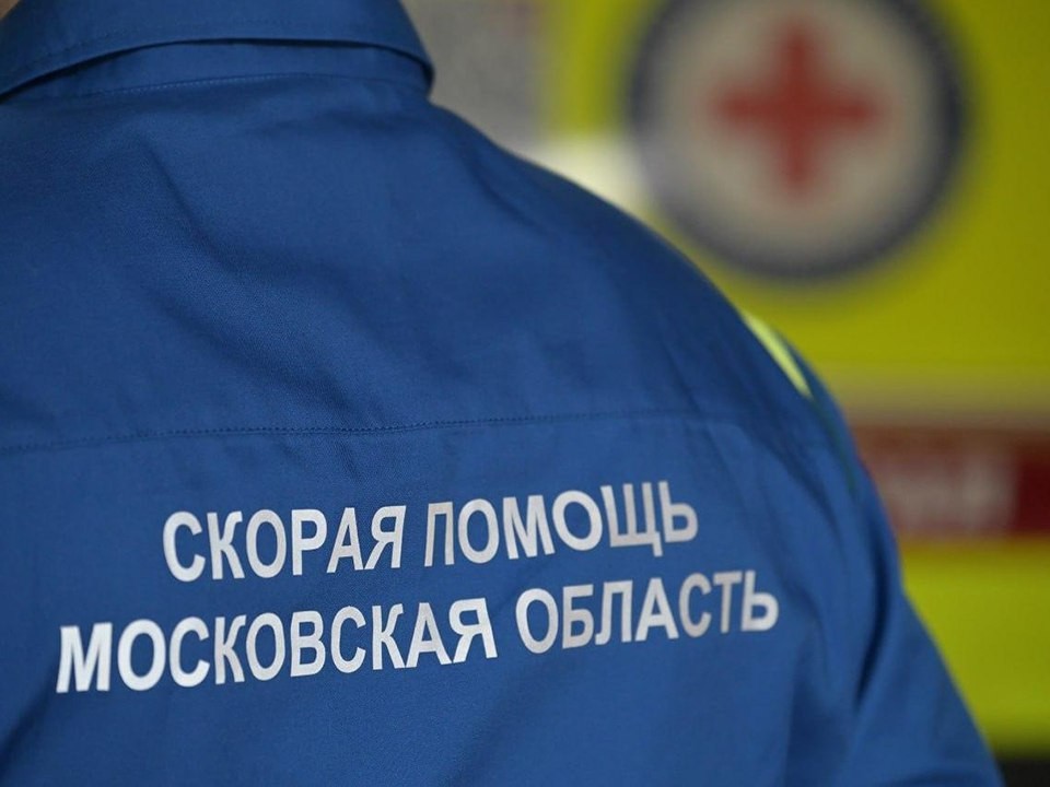 Житель Балашихи напал на женщину и скинул ее с лестницы магазина