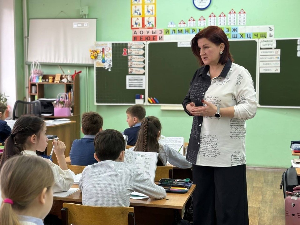 Сколько должны зарабатывать учителя по мнению ОП