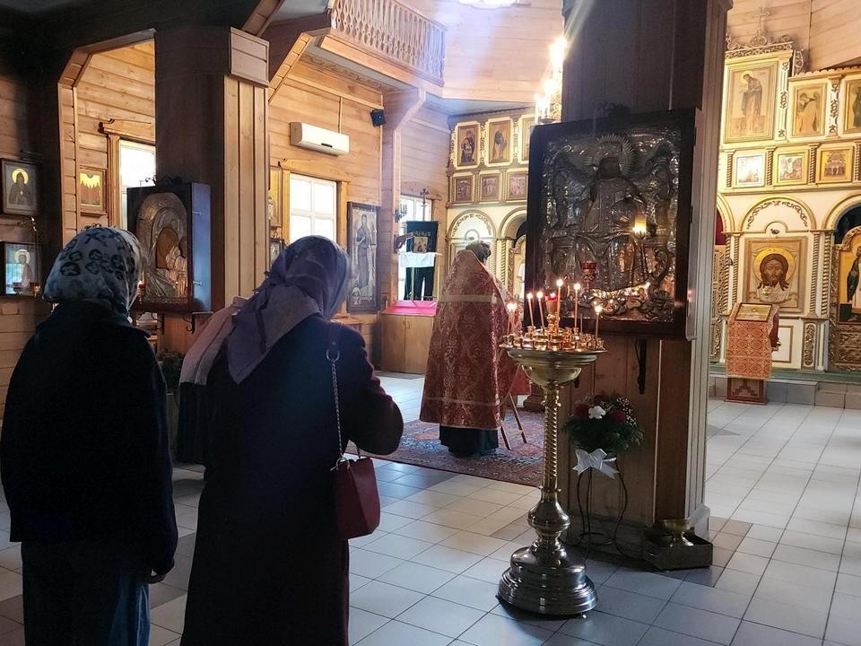 Выпускники школ Мытищ заручились молитвенной помощью перед ЕГЭ и ОГЭ