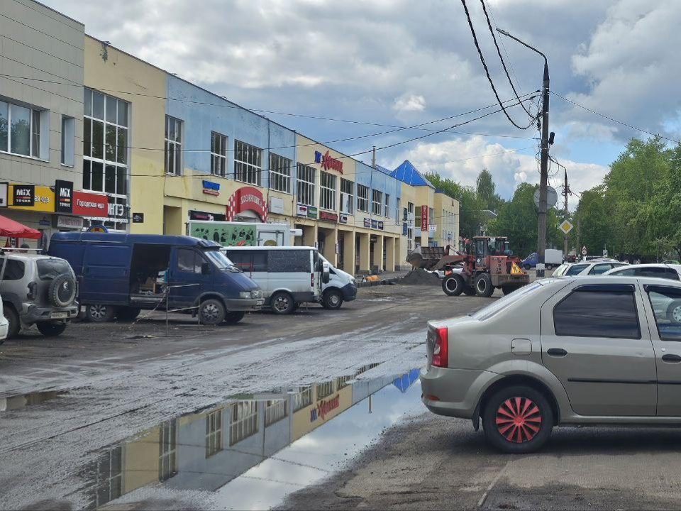 В Коломне на улице Малышева обновляют асфальт и бордюры