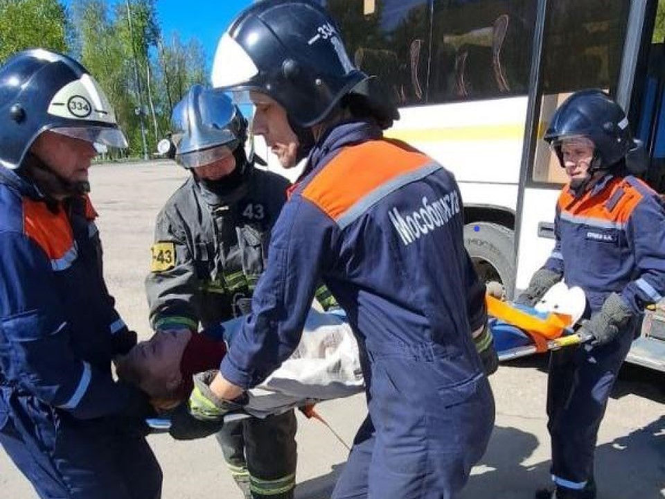 Экстренные службы Ступина провели учения по спасению людей при ДТП на М-4