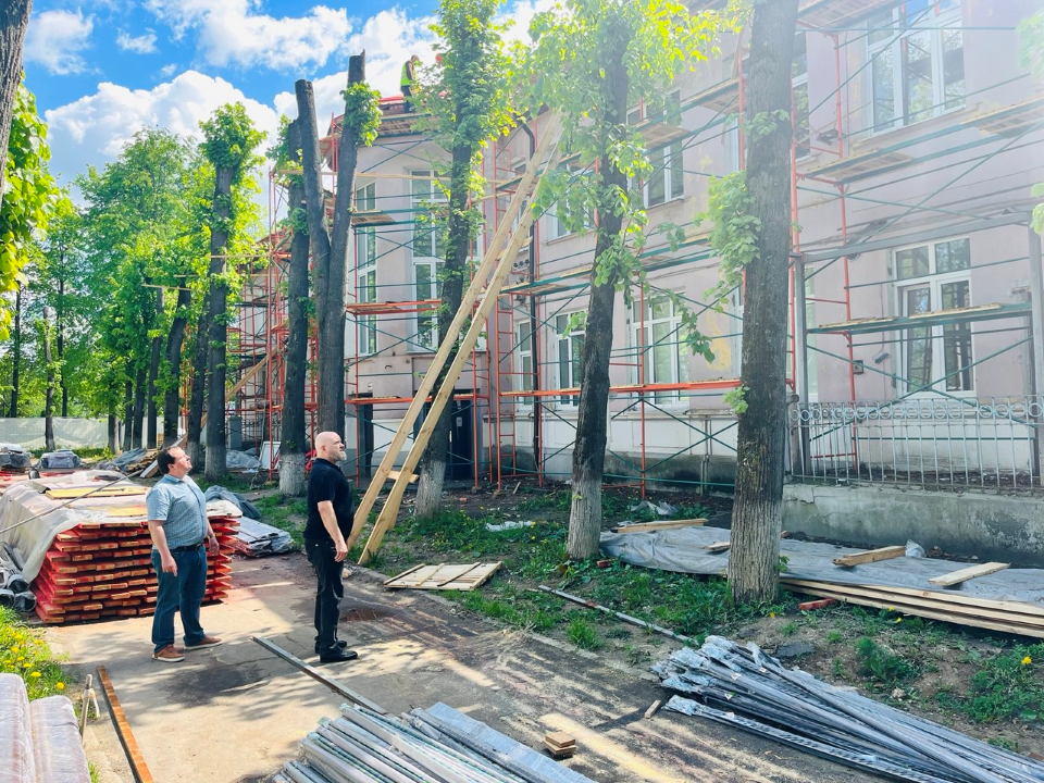 В чеховской поликлинике меняют кровлю и системы пароизоляции