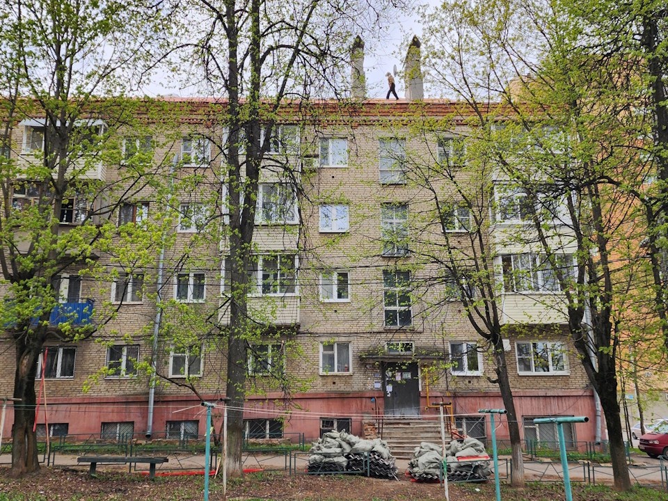 Новая кровля добавит уюта жителям дома-пенсионера на улице Ильича