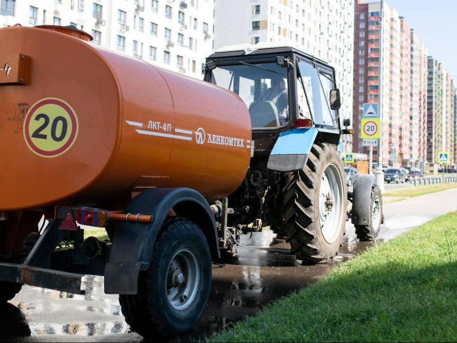 В Подмосковье стартовал третий цикл уборки дорог