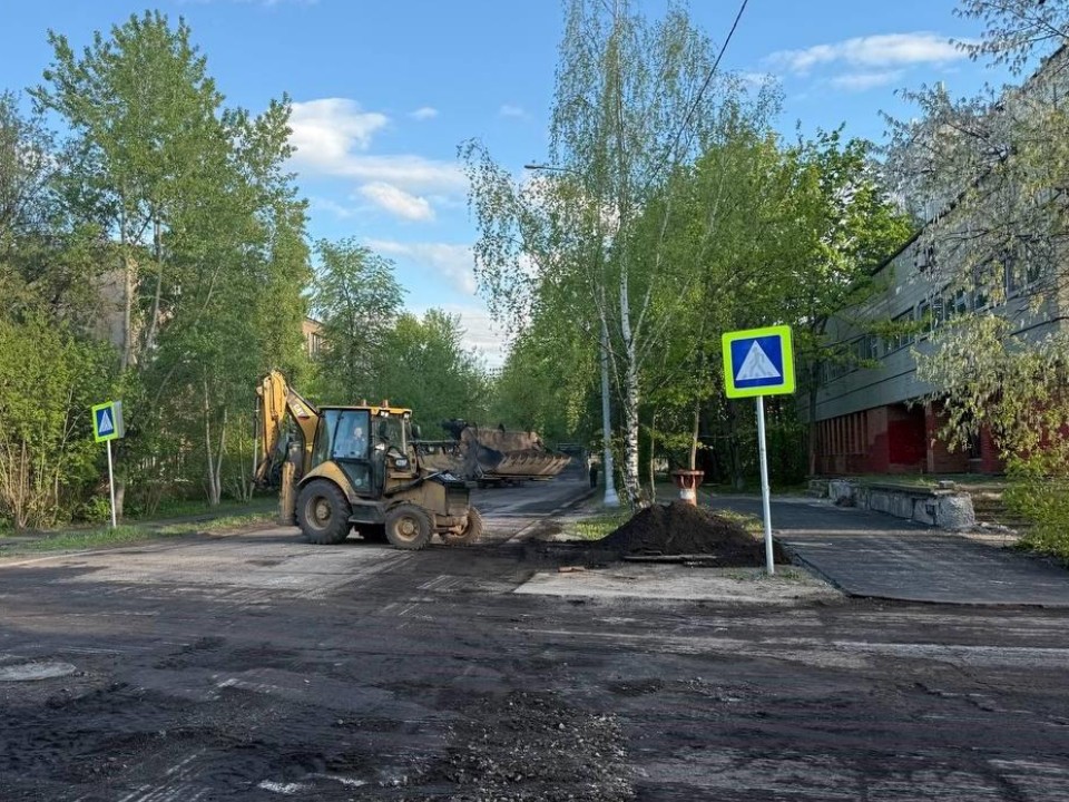 Ремонт проезжей части начался на улице Корнеева