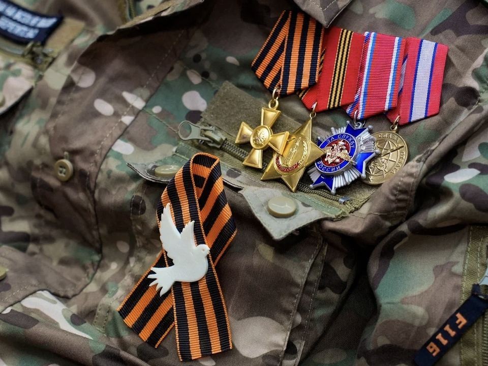 Подольских ветеранов с Днем Победы поздравили участники СВО