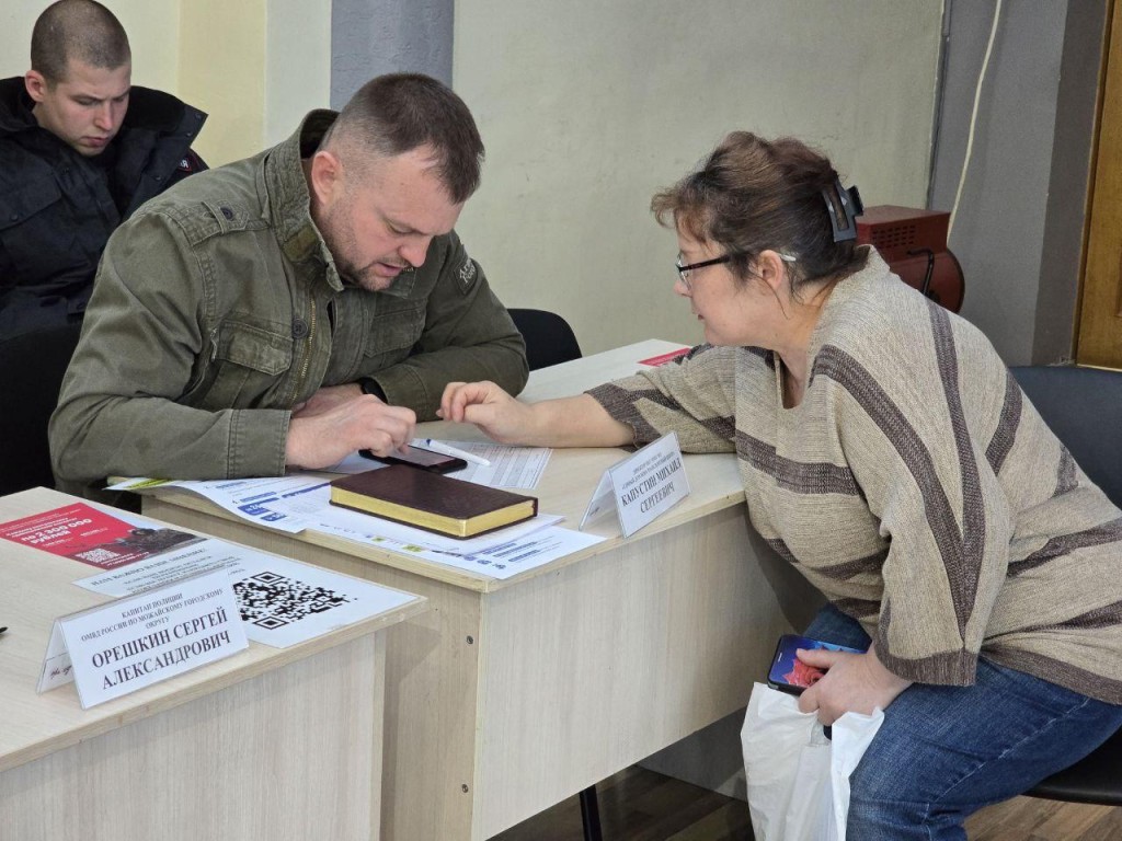 Семье военнослужащего в Можайске помогут с заготовкой дров на зиму