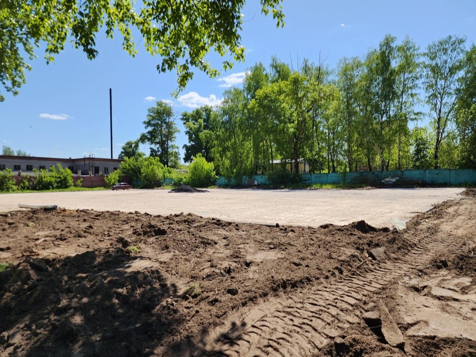На стадионе в городе Ликино-Дулево строят новую хоккейную коробку