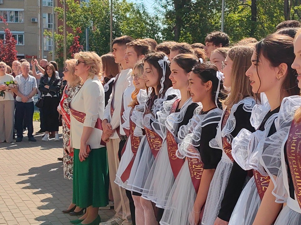 В Солнечногорске последний звонок прозвенел для более 2 тыс. выпускников