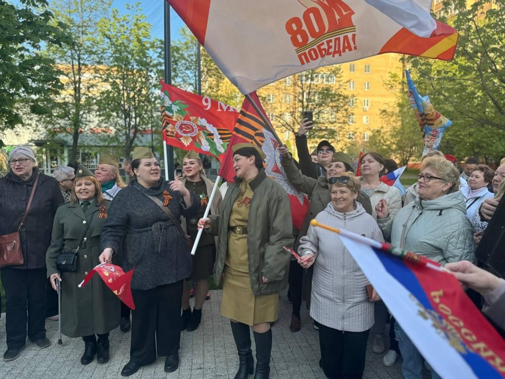 «По главной улице с гармошкой» прошли жители Балашихи под песни военных лет