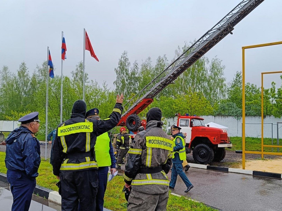 В Ногинске стартовали соревнования звеньев газодымозащитной службы