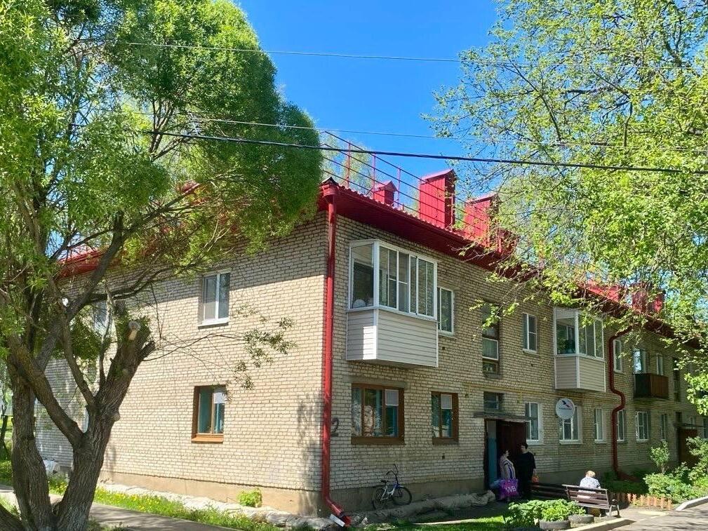 Скатные крыши отремонтировали в четырех домах в селе Якоть