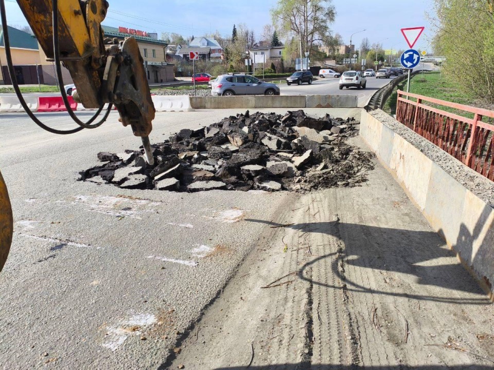 В Дмитрове перекрыли мост на центральной улице для капремонта