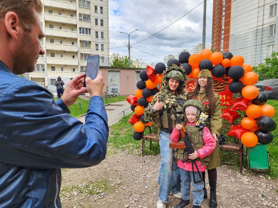 «Бессмертный полк», квесты, тир: День Победы пришли во дворы Подольска