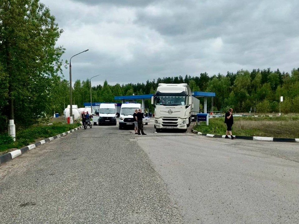 Медики оказали помощь двоим пострадавшим в результате ДТП в Глебово