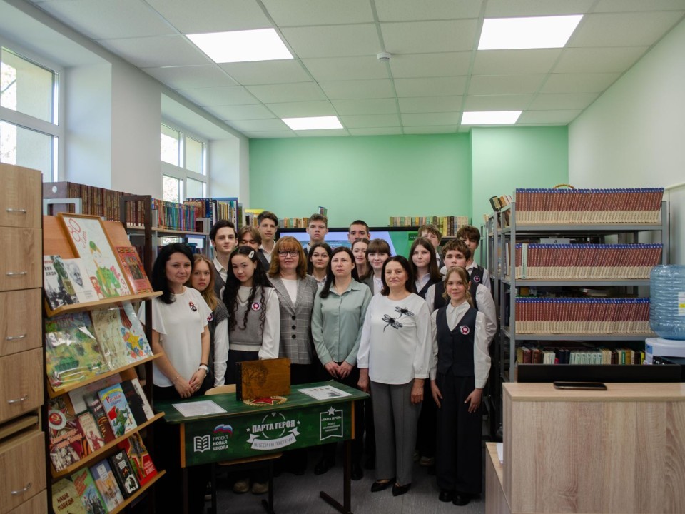 В солнечногорском лицее открыли «Парту Героя» в честь ветерана и первого директора школы