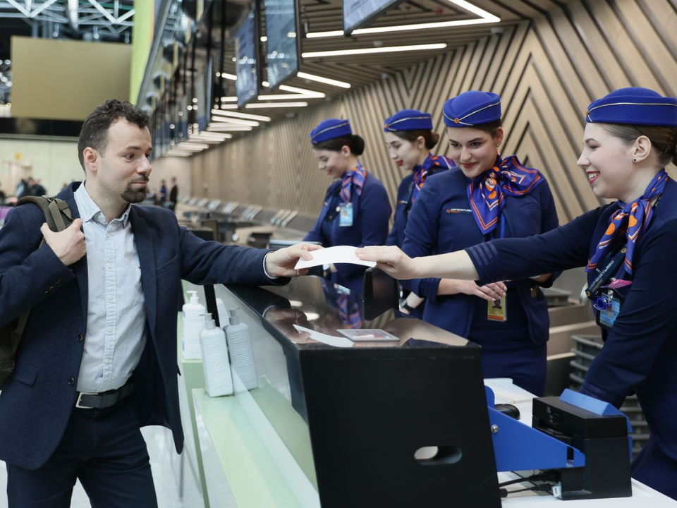 Авиакомпания предложила пассажирам компенсацию за ожидание рейса из аэропорта Домодедово