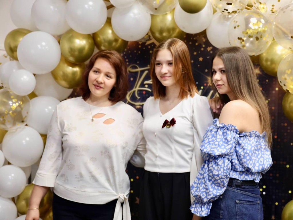 Последний звонок прозвучал для выпускников школы №18 в Павловском Посаде, носящей имя Н.В. Менчинского