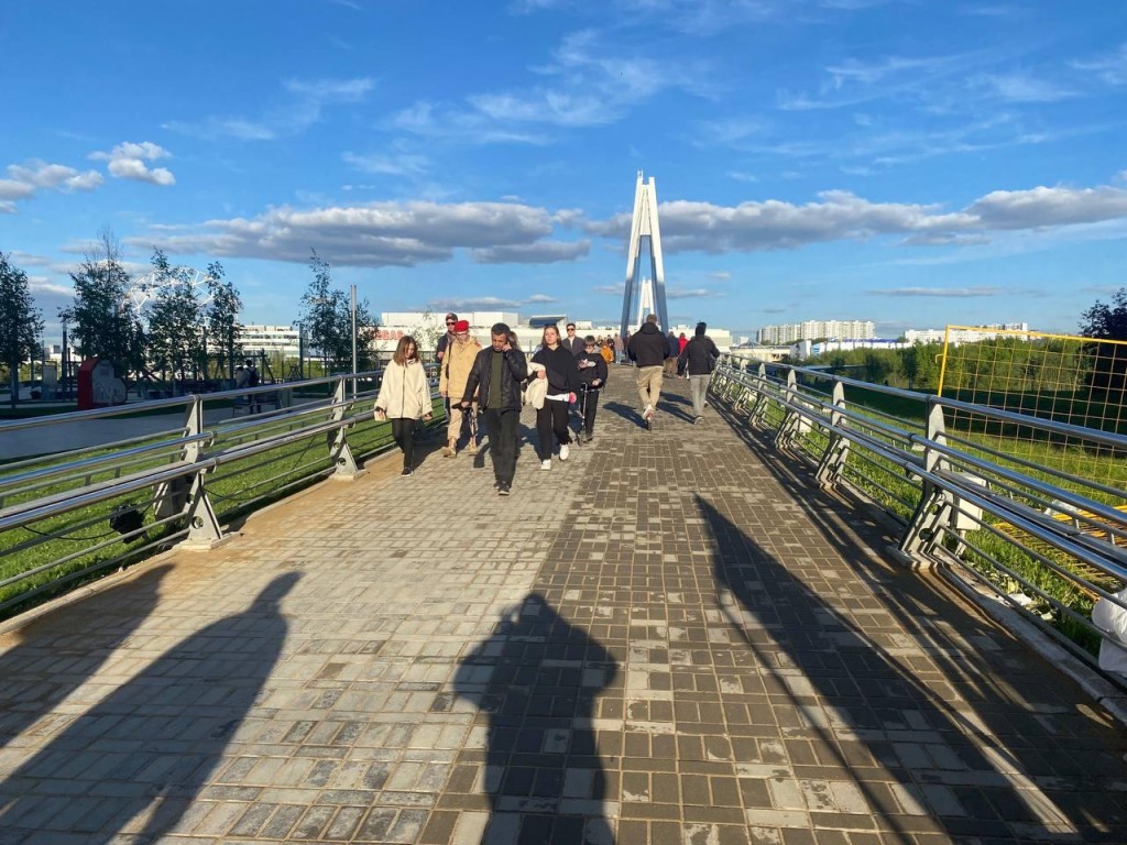 В Красногорске ремонтируют самый длинный в Подмосковье пешеходный мост