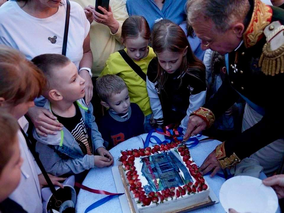 Праздничный торт, «Василий Теркин» и военный оркестр: на Бородинском поле готовятся к ночи музеев