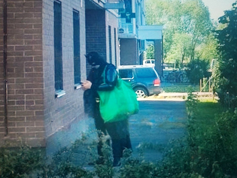 Таинственный супергерой в черном костюме замечен в ЖК «Люберцы