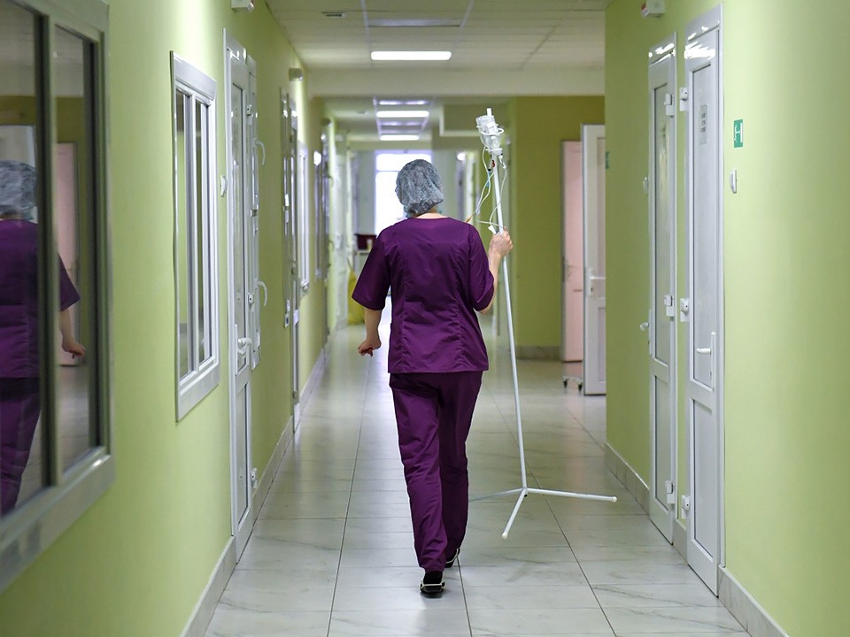 Подмосковные врачи спасли девушку-подростка с анорексией