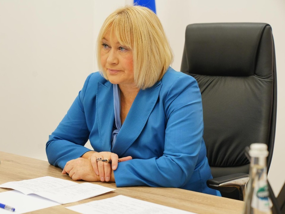 Ирина Фаевская помогла 82-летней женщине получить слуховые аппараты