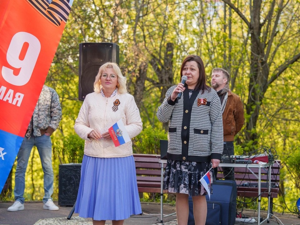 В Химках в парке Экоберег провели патриотическую акцию «Вальс Победы»