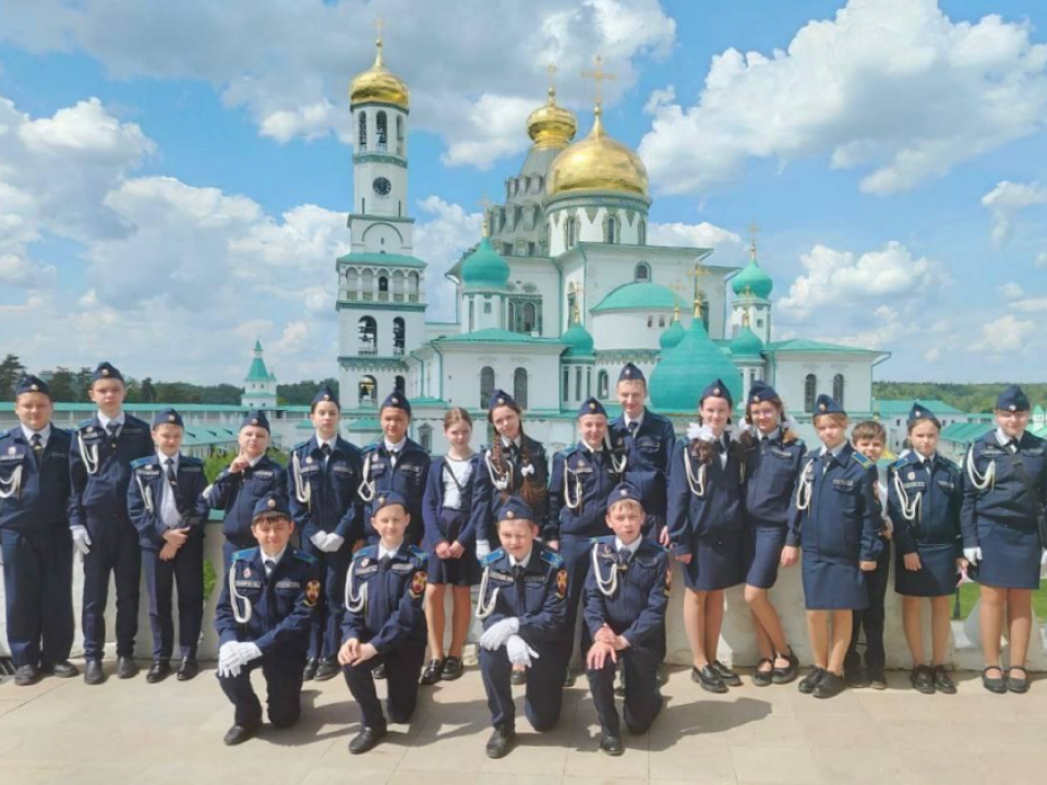 Подмосковные росгвардейцы организовали экскурсию для Подольских кадетов