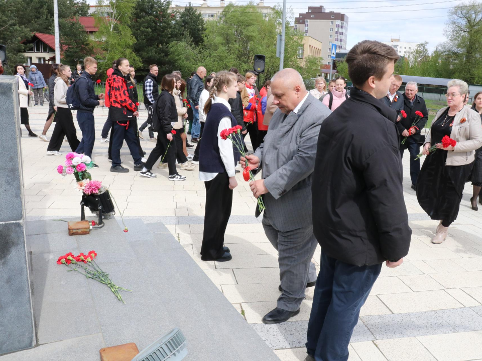 Цветы возложили к памятнику Зое Космодемьянской в Рузе