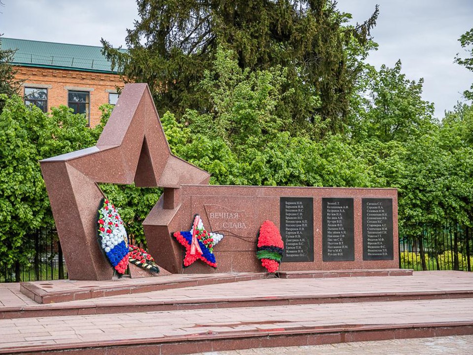 Памятник воинам-землякам в поселке Горки-2 ждет реконструкция