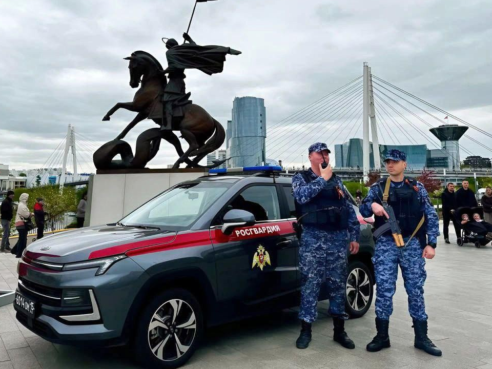 Росгвардейцы обеспечили безопасность в День Победы
