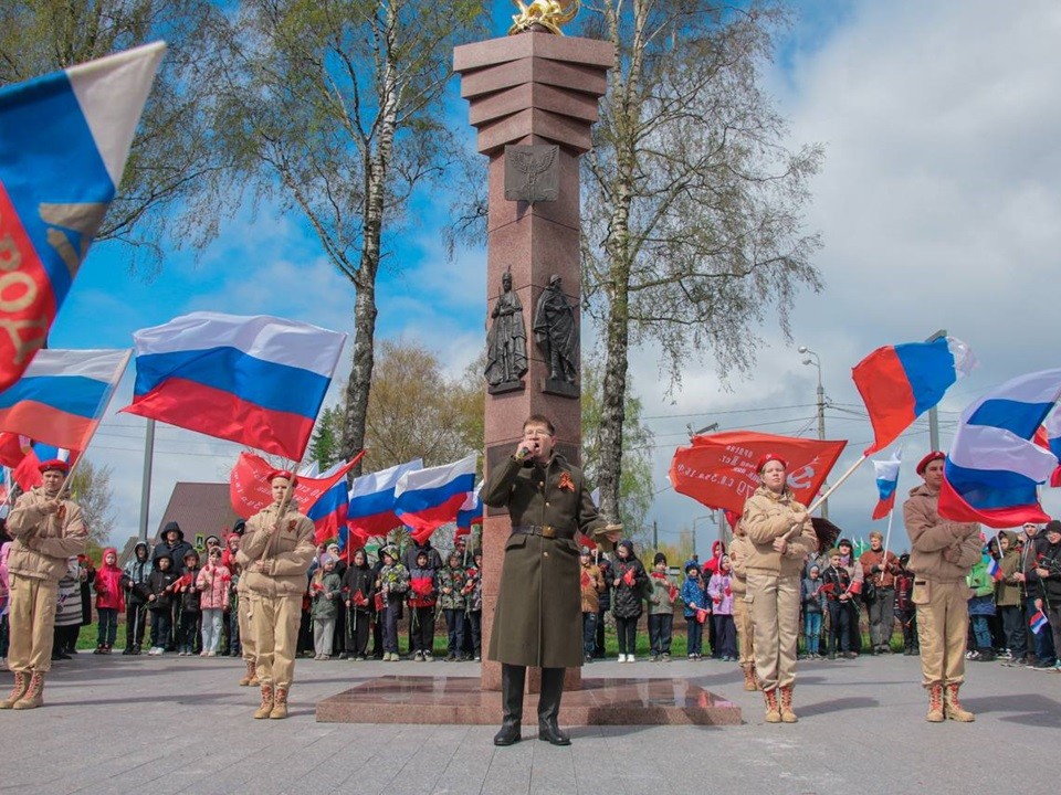 В селе Середа торжественно открыли стелу «Населенный пункт воинской доблести»