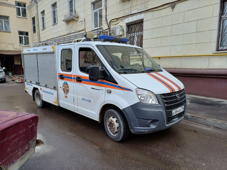 Спасатели оказали помощь 86-летней женщине, нуждающейся в госпитализации