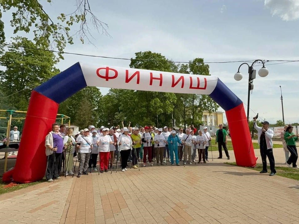 Более 150 жителей приняли участие в марафоне по скандинавской ходьбе в Люберцах