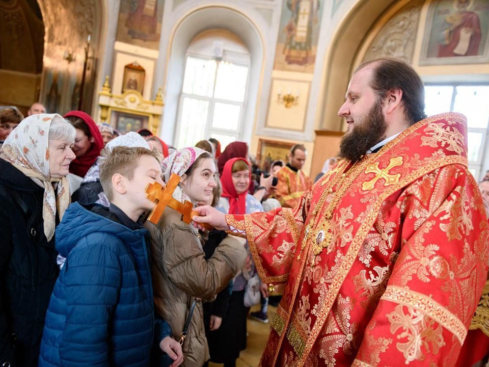 В Лыткарине отметили день святых жен-мироносиц праздничной литургией