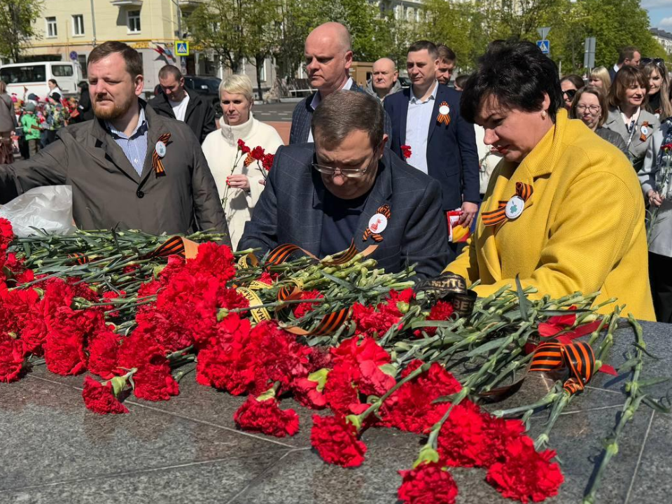 Сотрудники Балашихинской больницы почтили память ветеранов накануне Дня Победы