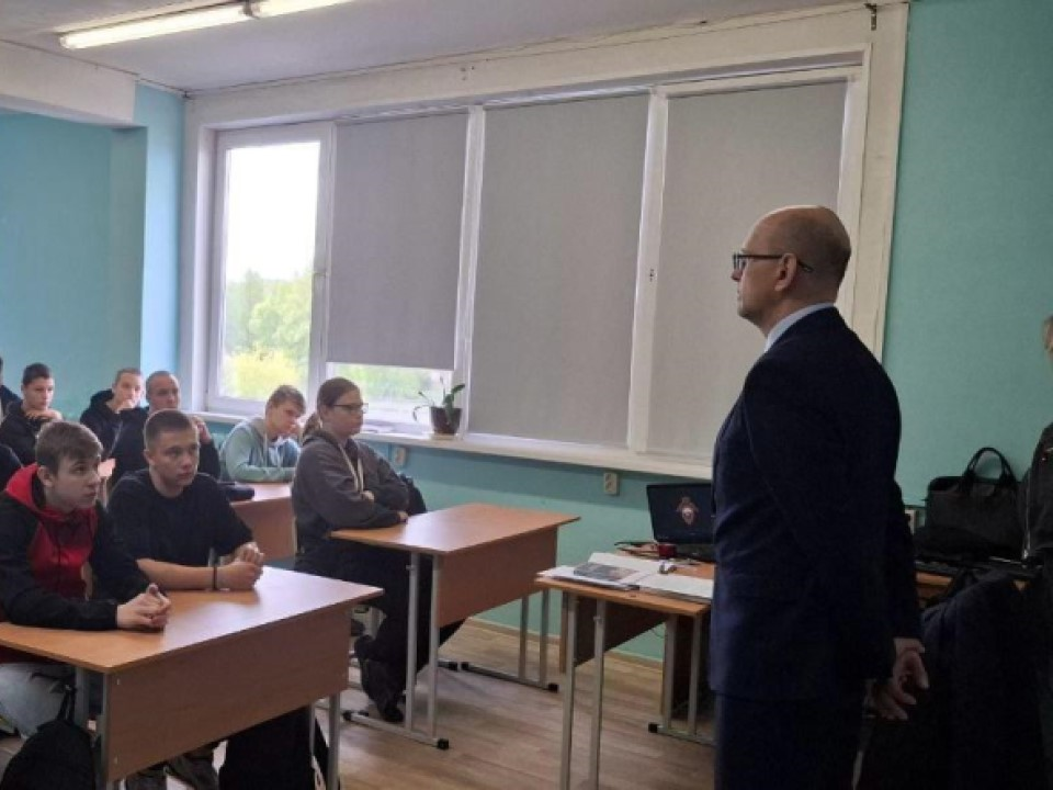 В Чеховском техникуме студенты встретились с представителями ГУСП Президента РФ