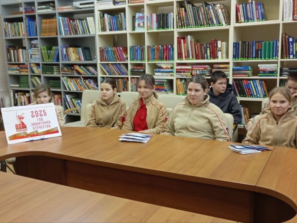 Жители вспомнили Серебряно-Прудского Сусанина на часе патриотизма в библиотеке