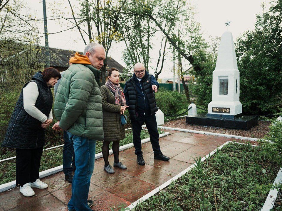 В Райках и Осееве обновят буквы на мемориальных плитах героям Великой Отечественной