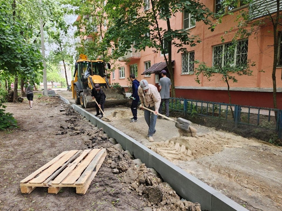 Парковочные места и удобные проезды обустроят во дворах домов на улице Центральной
